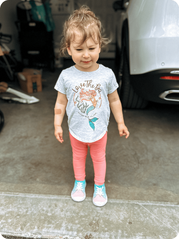 toddler girl wearing toddler barefoot sneakers