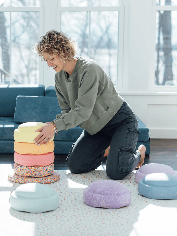 mom building with stapelstein stepping stones